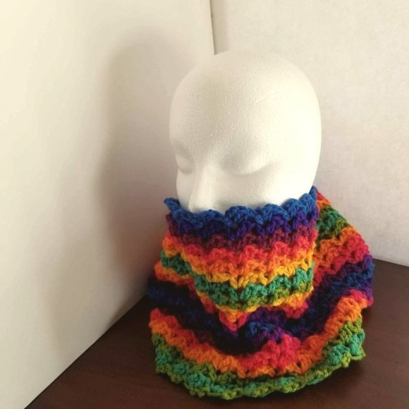 Rainbow Colorful Knit Cowl Scarf Hand Knitted Unisex - Picture 1 of 5